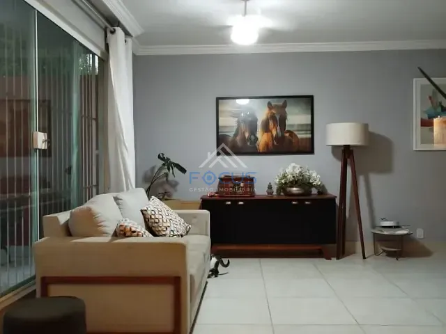 Casa com 300m² 3 quartos e 4 banheiros, à venda, no bairro Vila Viotto em Jundiaí