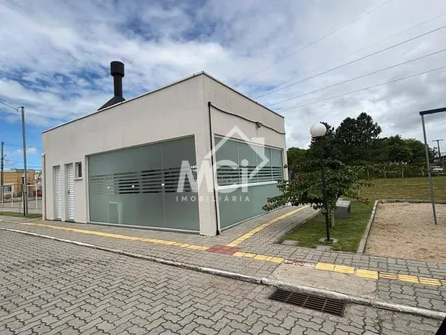 Casa 2 quartos e 1 banheiro, à venda, no bairro Três Vendas em Pelotas