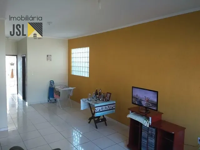 Casa com 400m² 1 quarto e 1 banheiro, à venda, no bairro Vila Galvão em Caçapava