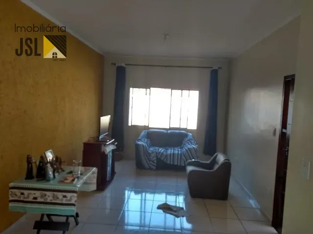Casa com 400m² 1 quarto e 1 banheiro, à venda, no bairro Vila Galvão em Caçapava