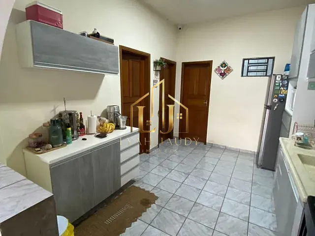 Casa com 342m² 1 quarto e 1 banheiro, à venda, no bairro Dom Aquino em Cuiabá