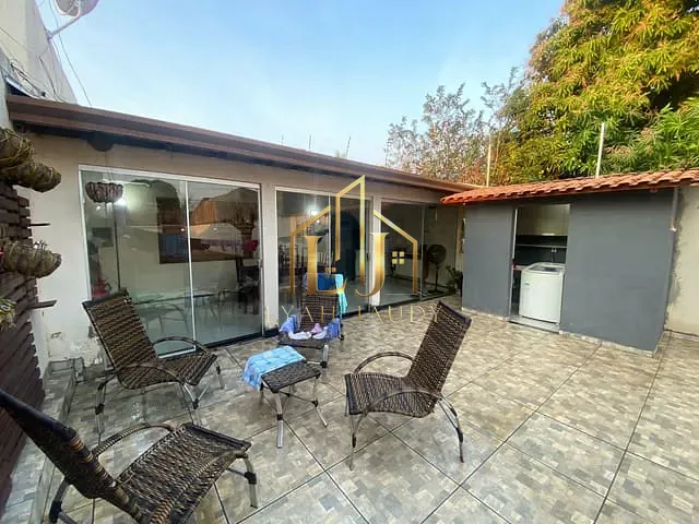 Casa com 342m² 1 quarto e 1 banheiro, à venda, no bairro Dom Aquino em Cuiabá