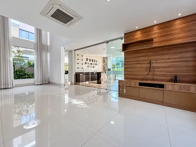 Casa com 471m² 4 quartos e 6 banheiros, à venda, no bairro Jardins Verona em Goiânia