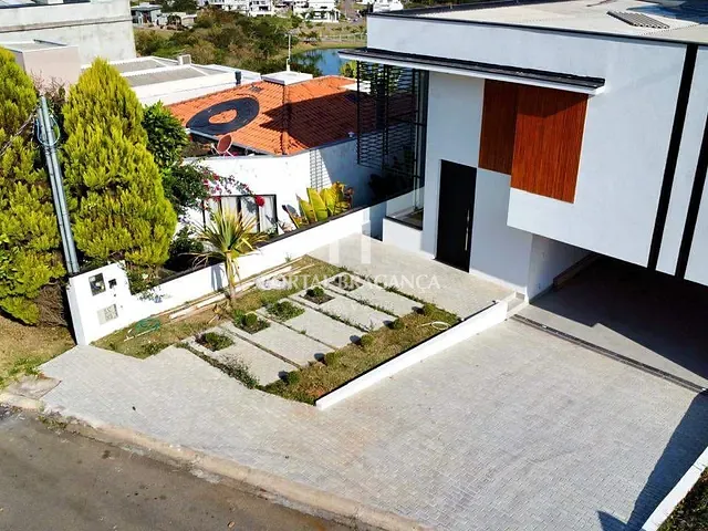 Casa com 450m² 3 quartos e 5 banheiros, à venda ou para alugar, no bairro Condomínio Vale das Águas em Bragança Paulista