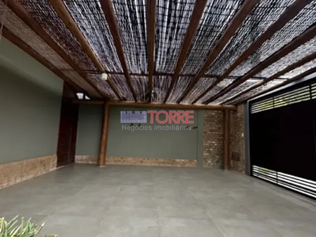 Casa com 620m² 4 quartos e 3 banheiros, à venda ou para alugar, no bairro Nossa Senhora da Vitória em Ilhéus