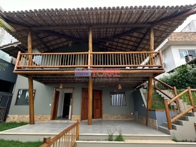 Casa com 620m² 4 quartos e 3 banheiros, à venda ou para alugar, no bairro Nossa Senhora da Vitória em Ilhéus