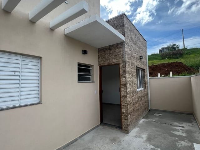 Casa 2 quartos e 1 banheiro, à venda, no bairro Recanto do Sol em Extrema