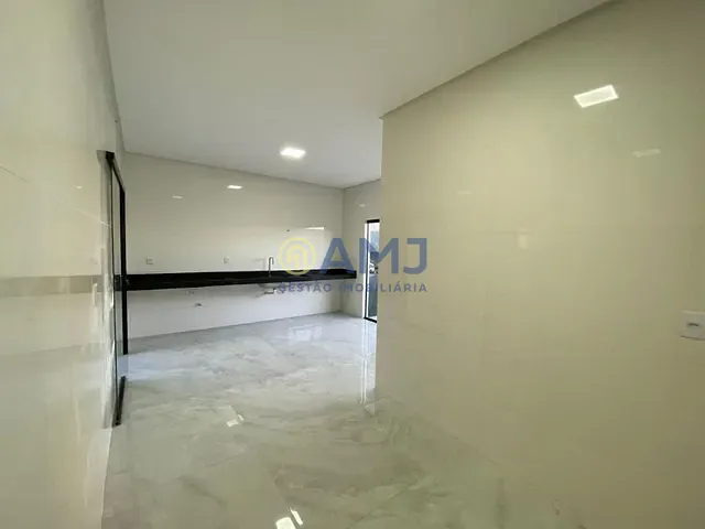 Casa com 188m² 3 quartos e 2 banheiros, à venda, no bairro Setor Serra Dourada em Aparecida de Goiânia