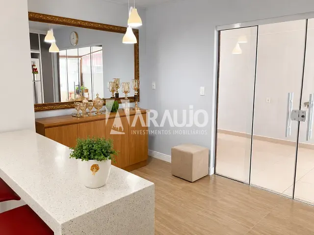 Casa com 216m² 2 quartos e 1 banheiro, à venda, no bairro São João em Itajaí