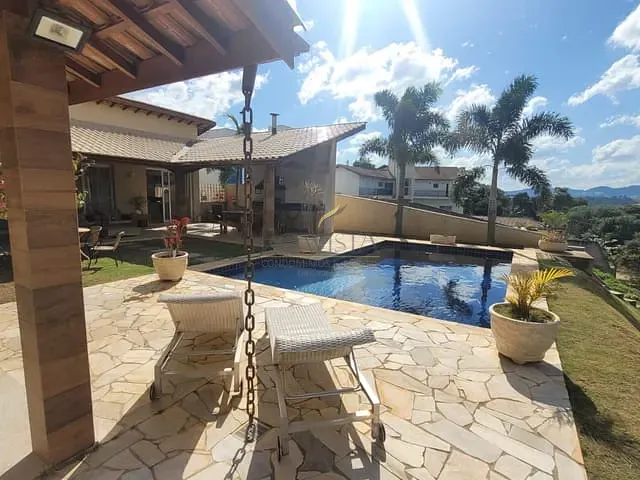 Casa com 1000m² 4 quartos e 2 banheiros, à venda, no bairro Riviera do Jaguari em Piracaia