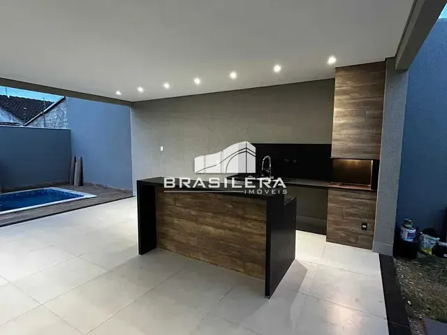 Casa 3 quartos e 4 banheiros, à venda, no bairro Jardim Ipiranga em Aparecida de Goiânia