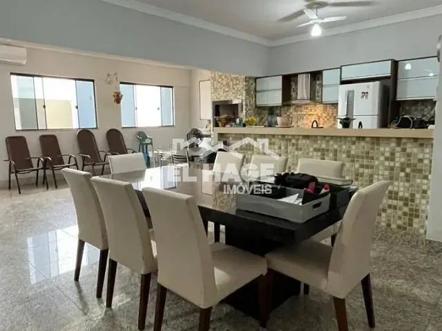 Casa com 400m² 4 quartos e 3 banheiros, à venda, no bairro Jardim Itália em Cuiabá