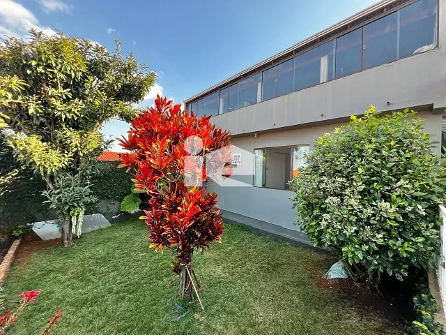 Casa com 348m² 4 quartos e 2 banheiros, à venda, no bairro Jardim Caviuna em Rolândia