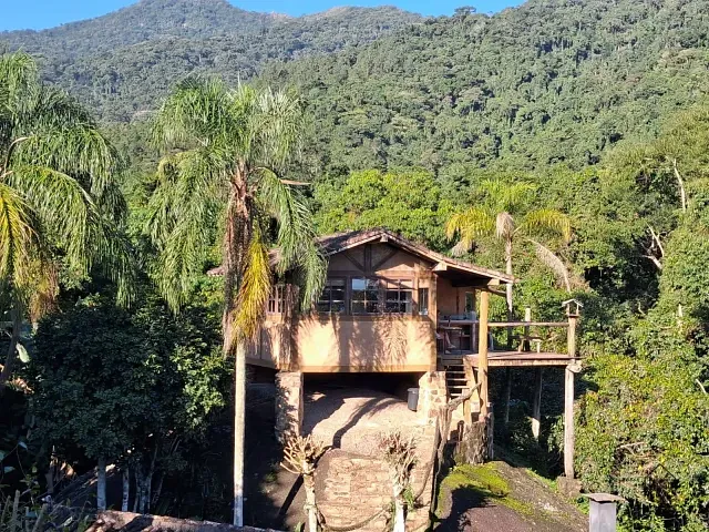 Casa 6 quartos e 5 banheiros, à venda ou para alugar, no bairro Costa Bela em Ilhabela