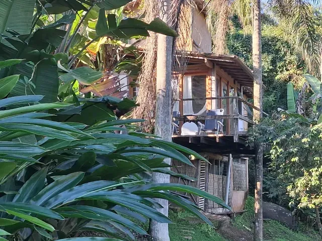 Casa 6 quartos e 5 banheiros, à venda ou para alugar, no bairro Costa Bela em Ilhabela