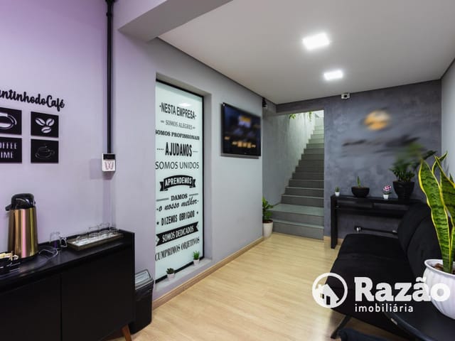 Casa com 473m², à venda, no bairro Centro em Curitiba