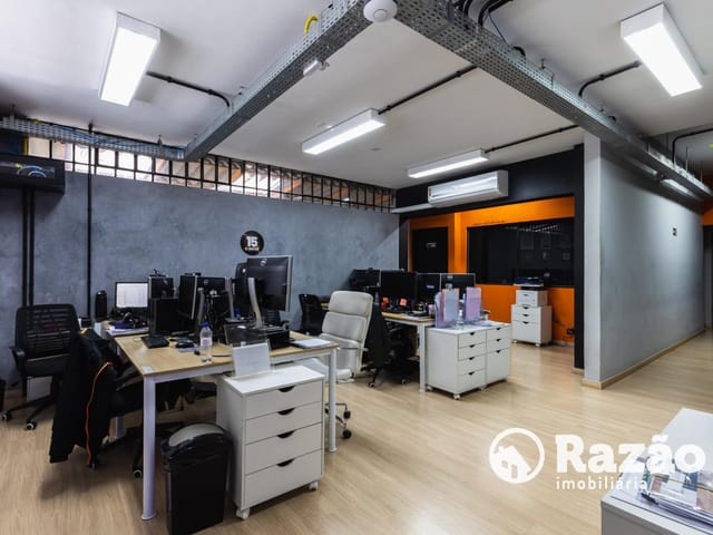Casa com 473m², à venda, no bairro Centro em Curitiba