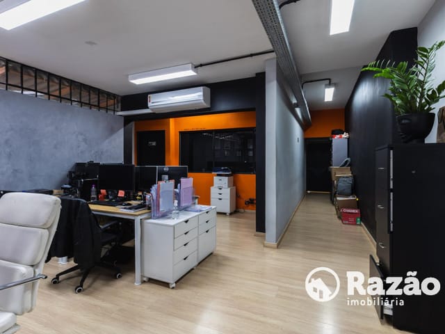 Casa com 473m², à venda, no bairro Centro em Curitiba