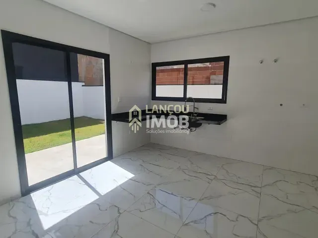 Casa com 300m² 3 quartos e 4 banheiros, à venda, no bairro São Venâncio em Itupeva