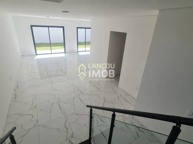 Casa com 300m² 3 quartos e 4 banheiros, à venda, no bairro São Venâncio em Itupeva
