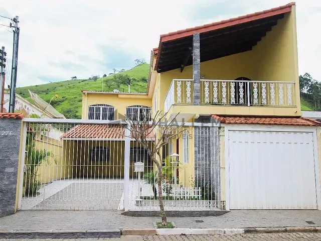 Casa com 212m² 5 quartos e 3 banheiros, à venda, no bairro São Sebastião em Itajubá