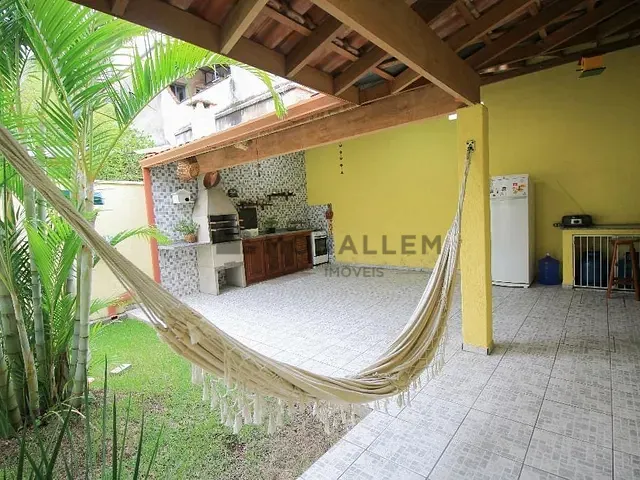 Casa com 212m² 5 quartos e 3 banheiros, à venda, no bairro São Sebastião em Itajubá