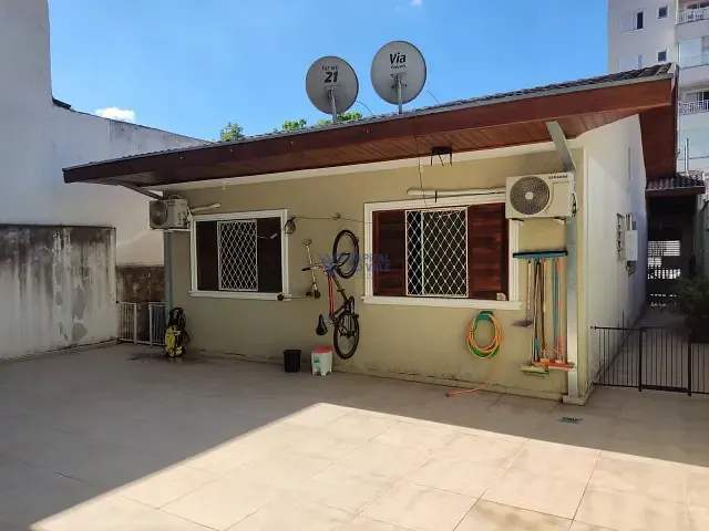 Casa com 300m² 3 quartos e 3 banheiros, à venda, no bairro Jardim América em São José dos Campos