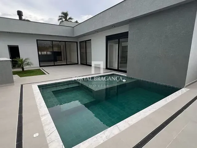Casa 3 quartos e 5 banheiros, à venda, no bairro Condomínio Residencial Euroville II em Bragança Paulista