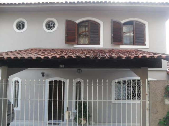 Casa com 200m² 4 quartos e 4 banheiros, à venda, no bairro Jardim Bonfiglioli em São Paulo