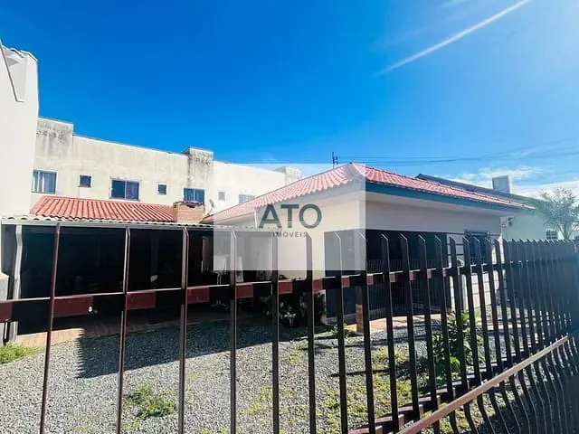 Casa 2 quartos e 1 banheiro, à venda, no bairro Universitário em Tijucas