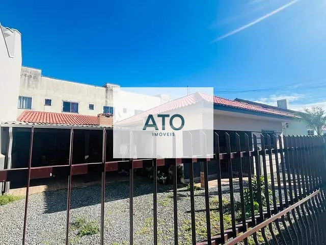Casa 2 quartos e 1 banheiro, à venda, no bairro Universitário em Tijucas