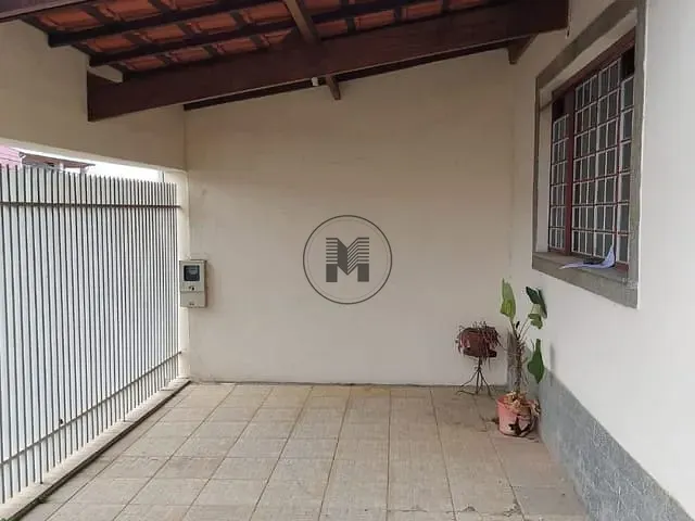 Casa com 180m² 4 quartos e 2 banheiros, à venda, no bairro Vila dos Comerciários I em Guaratinguetá