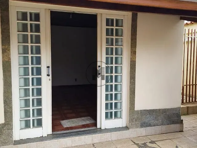 Casa com 180m² 4 quartos e 2 banheiros, à venda, no bairro Vila dos Comerciários I em Guaratinguetá