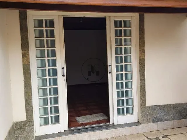 Casa com 180m² 4 quartos e 2 banheiros, à venda, no bairro Vila dos Comerciários I em Guaratinguetá