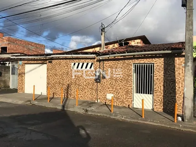 Casa 3 quartos e 1 banheiro, à venda, no bairro Alto da Cruz em Camaçari