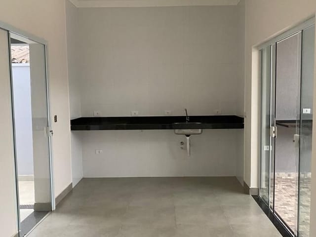 Casa com 150m² 3 quartos e 1 banheiro, à venda, no bairro Jardim Capuava em Nova Odessa