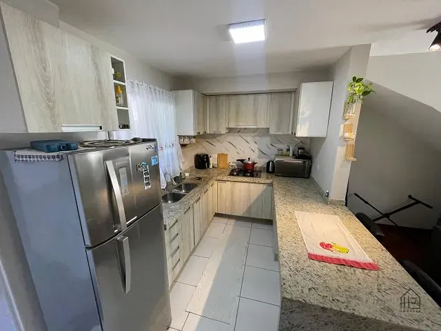 Casa com 95m² 2 quartos e 1 banheiro, à venda, no bairro Recanto Arco Verde em Cotia