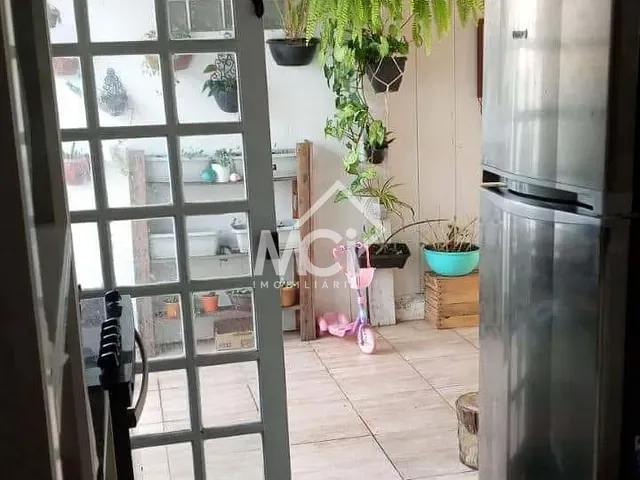 Casa 3 quartos e 2 banheiros, à venda, no bairro Areal em Pelotas