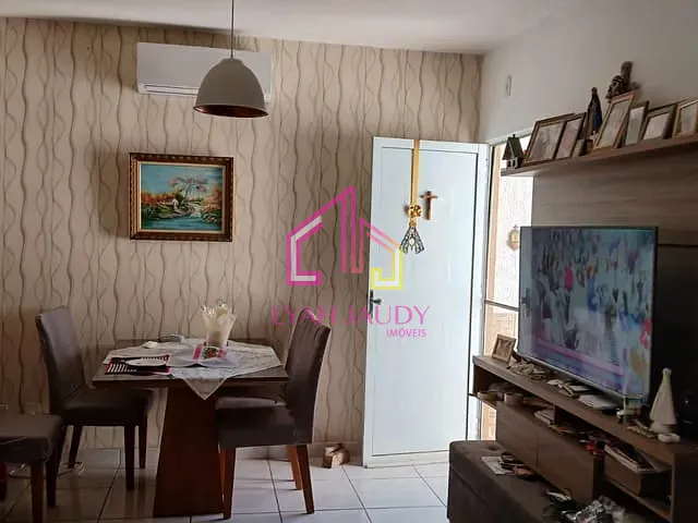 Casa com 120m² 2 quartos e 1 banheiro, à venda, no bairro 23 de Setembro em Várzea Grande