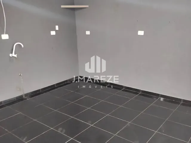 Casa com 200m² 2 quartos e 1 banheiro, à venda, no bairro Núcleo Habitacional Dom Romeu Alberti em Apucarana