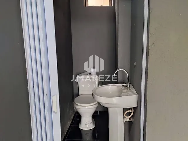 Casa com 200m² 2 quartos e 1 banheiro, à venda, no bairro Núcleo Habitacional Dom Romeu Alberti em Apucarana