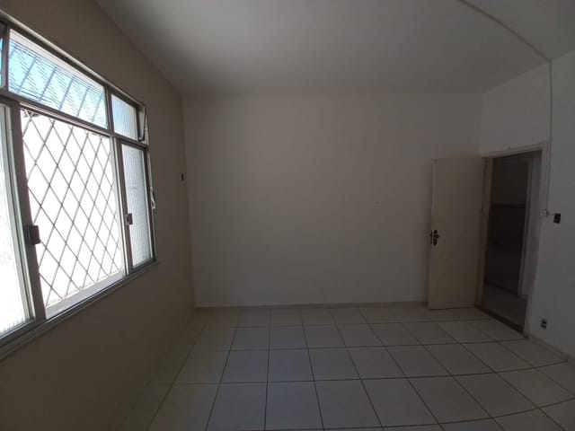Casa com 360m² 4 quartos e 3 banheiros, à venda, no bairro Vila Valqueire em Rio de Janeiro
