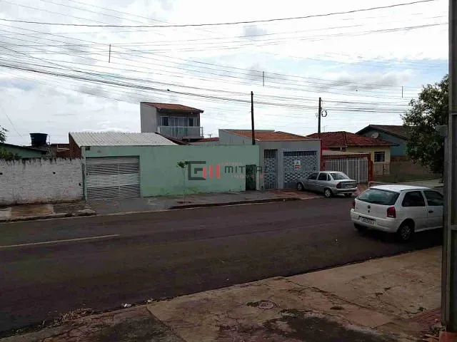 Casa 3 quartos e 2 banheiros, à venda, no bairro Santa Joana em Londrina