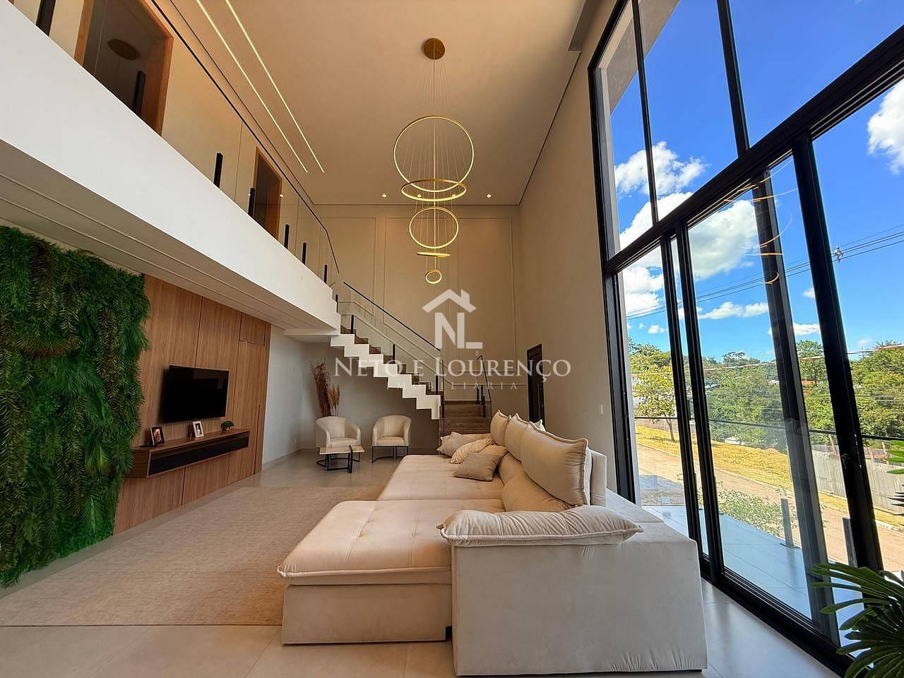 Casa, 3 quartos, 245 m² - Foto 1