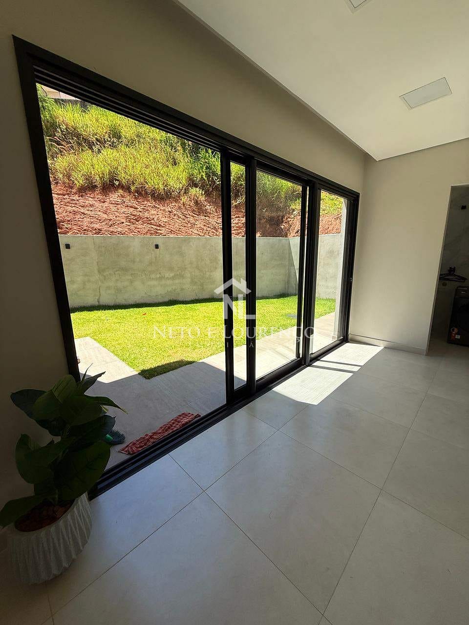 Casa, 3 quartos, 245 m² - Foto 24