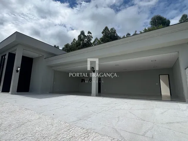 Casa 3 quartos e 5 banheiros, à venda, no bairro Condomínio Residencial Euroville II em Bragança Paulista