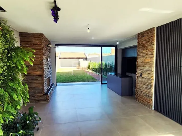Casa 3 quartos e 4 banheiros, à venda, no bairro Laranjal em Pelotas