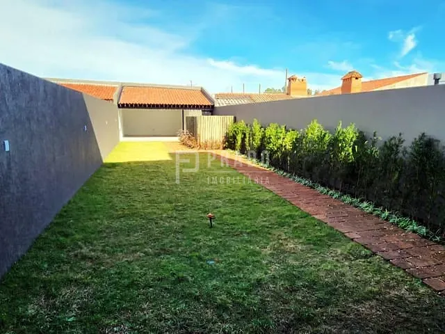 Casa 3 quartos e 4 banheiros, à venda, no bairro Laranjal em Pelotas