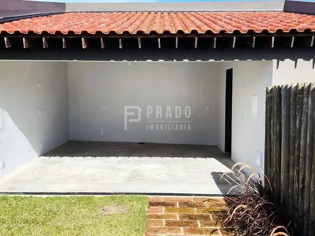 Casa 3 quartos e 4 banheiros, à venda, no bairro Laranjal em Pelotas