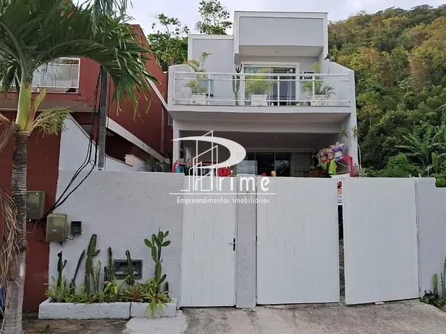 Casa com 366m² 4 quartos e 4 banheiros, à venda, no bairro Piratininga em Niterói